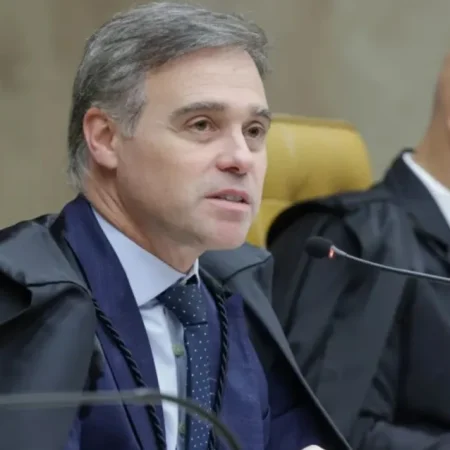 PGR É CONTRA PEDIDO DE MORAES PARA INVESTIGAR MENDONÇA