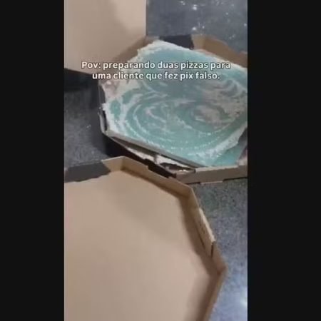 DONO DE PIZZARIA PERCEBE GOLPE DO PIX E MANDA CAIXAS COM PIZZAS FALSAS