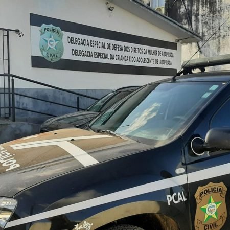 FILHO AGRIDE MÃE COM FACÃO, MATA GATOS EM CASA E É PRESO APÓS PERSEGUIÇÃO