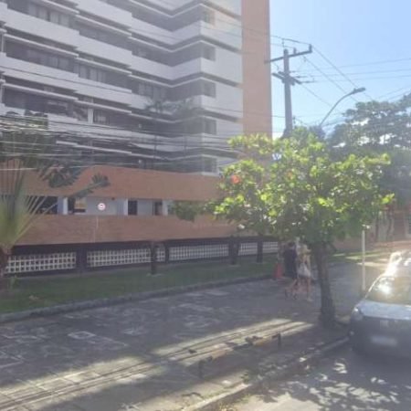 MULHER É SALVA DE AGRESSÕES APÓS GRITOS EM CONDOMÍNIO