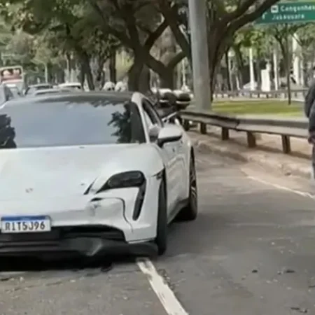 PORSCHE BATE EM TRÊS CARROS E MOTORISTA É PRESO POR EMBRIAGUEZ