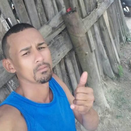 HOMEM MORRE APÓS SER ATINGIDO POR POSTE DURANTE COLISÃO