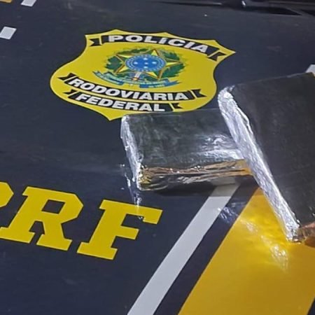 GRÁVIDA DE 8 MESES É PRESA COM 2 KG DE COCAÍNA EM ÔNIBUS COM DESTINO
