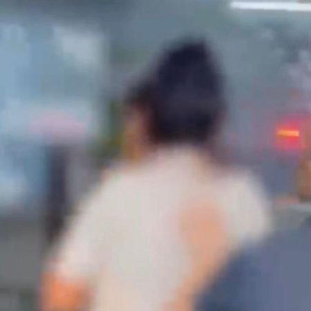 MULHER É PRESA POR “VENDER” IRMÃ DE 11 ANOS POR R$ 20 E LITROS DE AÇAÍ