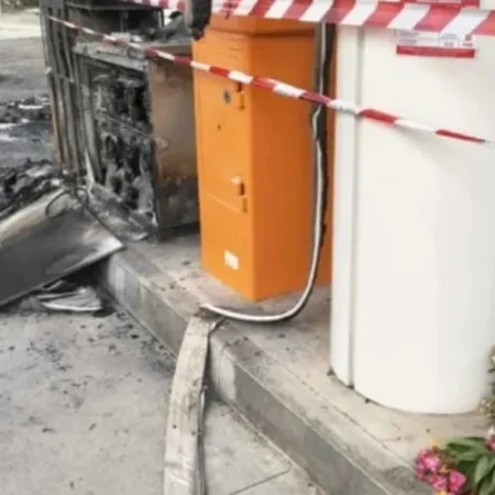 QUATRO IMIGRANTES SÃO QUEIMADOS VIVOS DENTRO DE CARRO