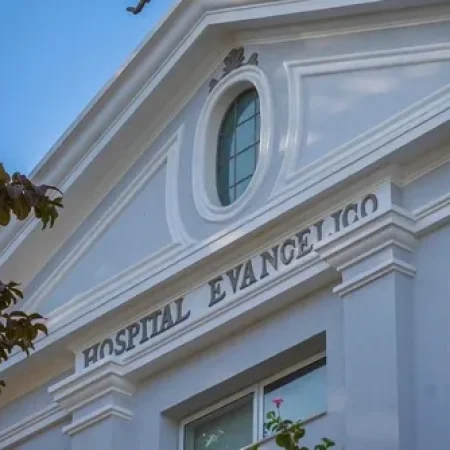 RECÉM-NASCIDA É ENCONTRADA EM LIXO DO BANHEIRO DE HOSPITAL