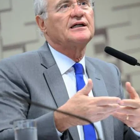 RENAN CALHEIROS LIDERA DISPUTA AO SENADO NO 1º E 2º VOTOS, APONTA FALPE