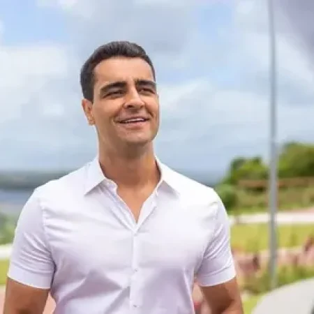 JHC LANÇA CANDIDATURA AO GOVERNO: “OUVI DEUS NA VOZ DE CADA UM DE VOCÊS”
