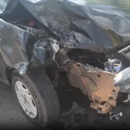 MOTOCICLISTA FICA FERIDO APÓS COLISÃO COM CARRO