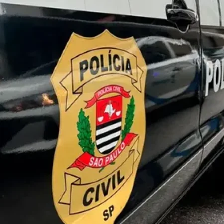 POLÍCIA MILITAR ENCONTRA CABEÇA HUMANA EM PRAÇA
