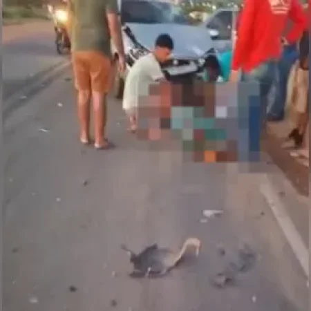 MOTOCICLISTA FICA FERIDO APÓS COLISÃO COM CARRO