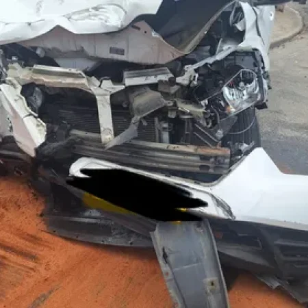 DUAS MULHERES FICARAM FERIDAS EM COLISÃO ENTRE DOIS CARROS NO POÇO