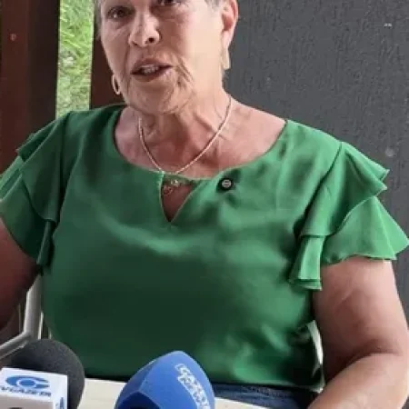 CÉLIA ROCHA SE ANTECIPA A JHC E DECLARA APOIO A FLÁVIO BOLSONARO