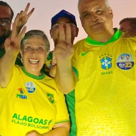 ALFREDO GASPAR E CÉLIA LIDERAM ATO POR FLÁVIO BOLSONARO EM SÃO MIGUEL DOS CAMPOS