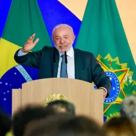LULA CELEBRA APROVAÇÃO DO FIM DA 6X1 NO SENADO: “CONQUISTA HISTÓRICA”