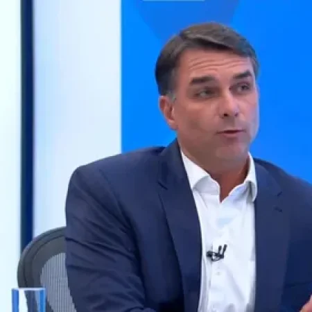 PF ABRE INQUÉRITO QUE APURA RELAÇÃO DE FLÁVIO COM ALVO DA SEM DESCONTO
