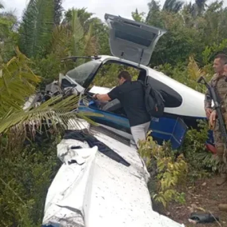 AVIÃO COM CINCO PESSOAS A BORDO CAI UM MINUTO APÓS DECOLAR NO MARANHÃO
