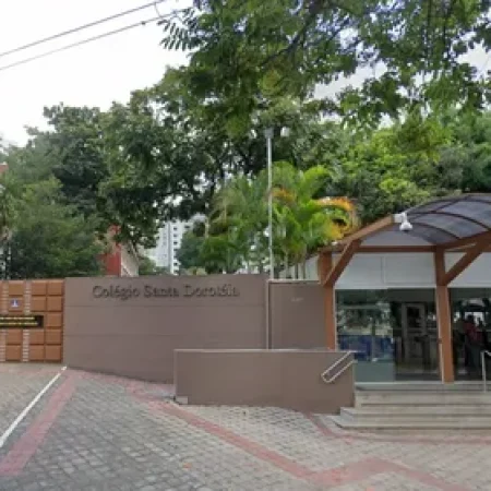 ESCOLA MANTÉM AULAS APÓS MORTE DE PROFESSORA E REVOLTA ALUNOS