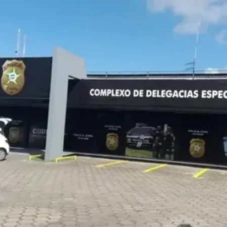 DISCUSSÃO SOBRE NAMORO COM ADOLESCENTE TERMINA COM HOMEM PRESO POR AGREDIR A IRMÃ