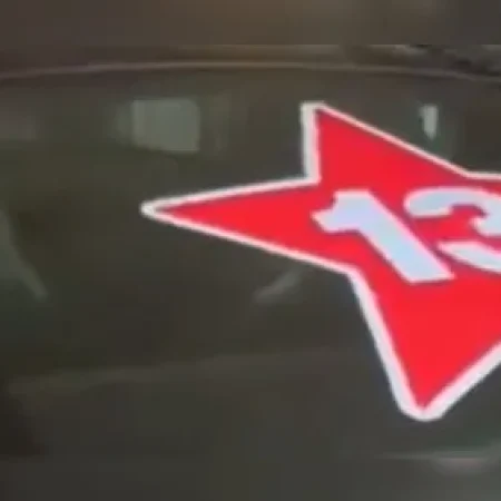 EMPRESÁRIO QUE GANHOU UM PORSCHE AO APOSTAR NA VITÓRIA DE LULA PLOTA CARRO