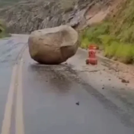 PEDRA DESABA EM TRECHO DA BR-416 NA ZONA DA MATA DE ALAGOAS