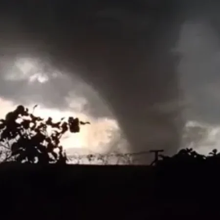 TORNADO ATINGE CIDADES DO RIO GRANDE DO SUL E DEIXA FERIDOS