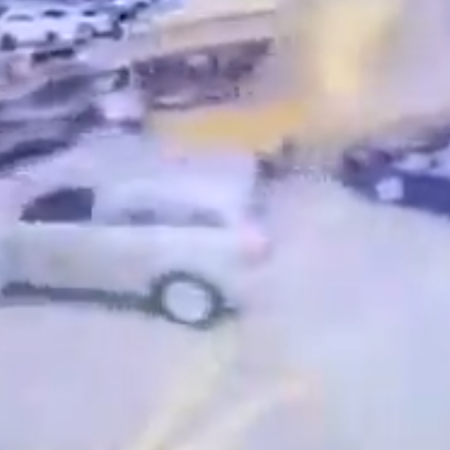 EXPLOSÃO APÓS BATIDA ENTRE TREM E ÔNIBUS DEIXA 8 MORTOS E 25 FERIDOS