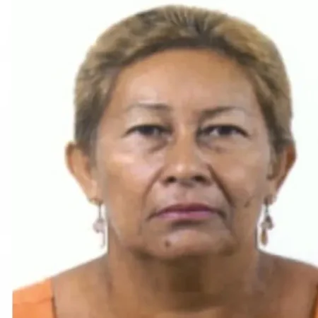 TRIO USA CARTÃO DE VÍTIMA PARA COMPRAR PÁ E ENTERRÁ-LA APÓS ASSASSINATO