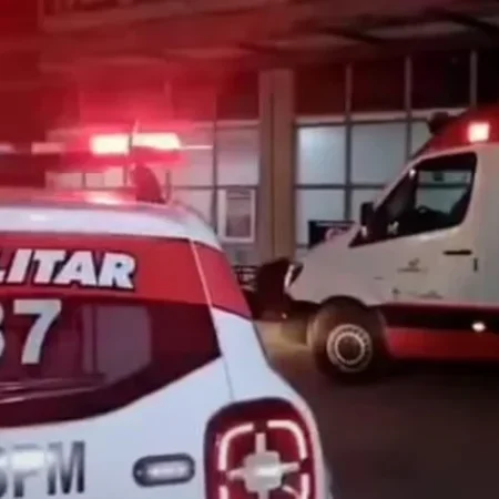 MULHER É ATROPELADA PELO PRÓPRIO CARRO APÓS PULAR DO VEÍCULO EM MOVIMENTO