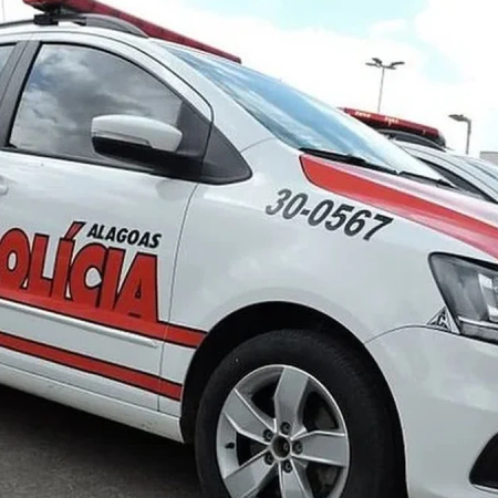 HOMEM PULA MURO DE FÓRUM AO TENTAR FUGIR DA POLÍCIA, MAS ACABA PRESO