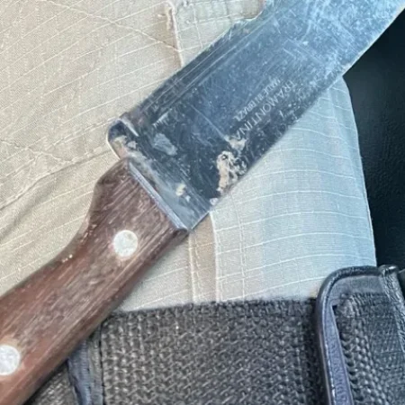 BRIGA ENTRE IRMÃOS POR CAUSA DE ROUPA TERMINA EM AMEAÇA COM FACA