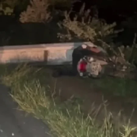 MOTOCICLISTA MORRE APÓS PERDER CONTROLE DA MOTO E BATER EM POSTE NO SERTÃO DE ALAGOAS