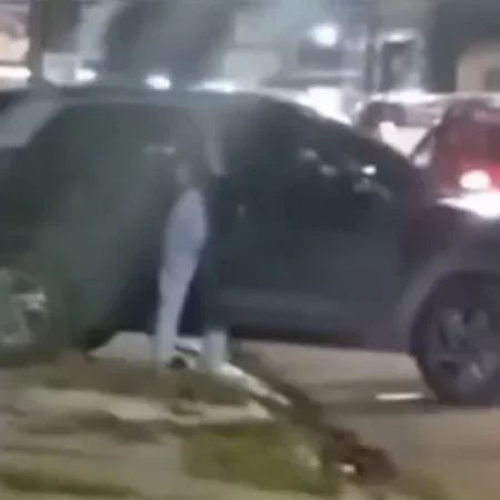 MULHER FLAGRA HOMEM SAINDO DE MOTEL E SITUAÇÃO GERA CONFUSÃO