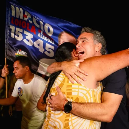 “TRANSFORMAR ALAGOAS POR MEIO DA EDUCAÇÃO É A MINHA MISSÃO DE VIDA”, REAFIRMOU RAFAEL BRITO DURANTE GRANDE CAMINHADA NO SERTÃO”